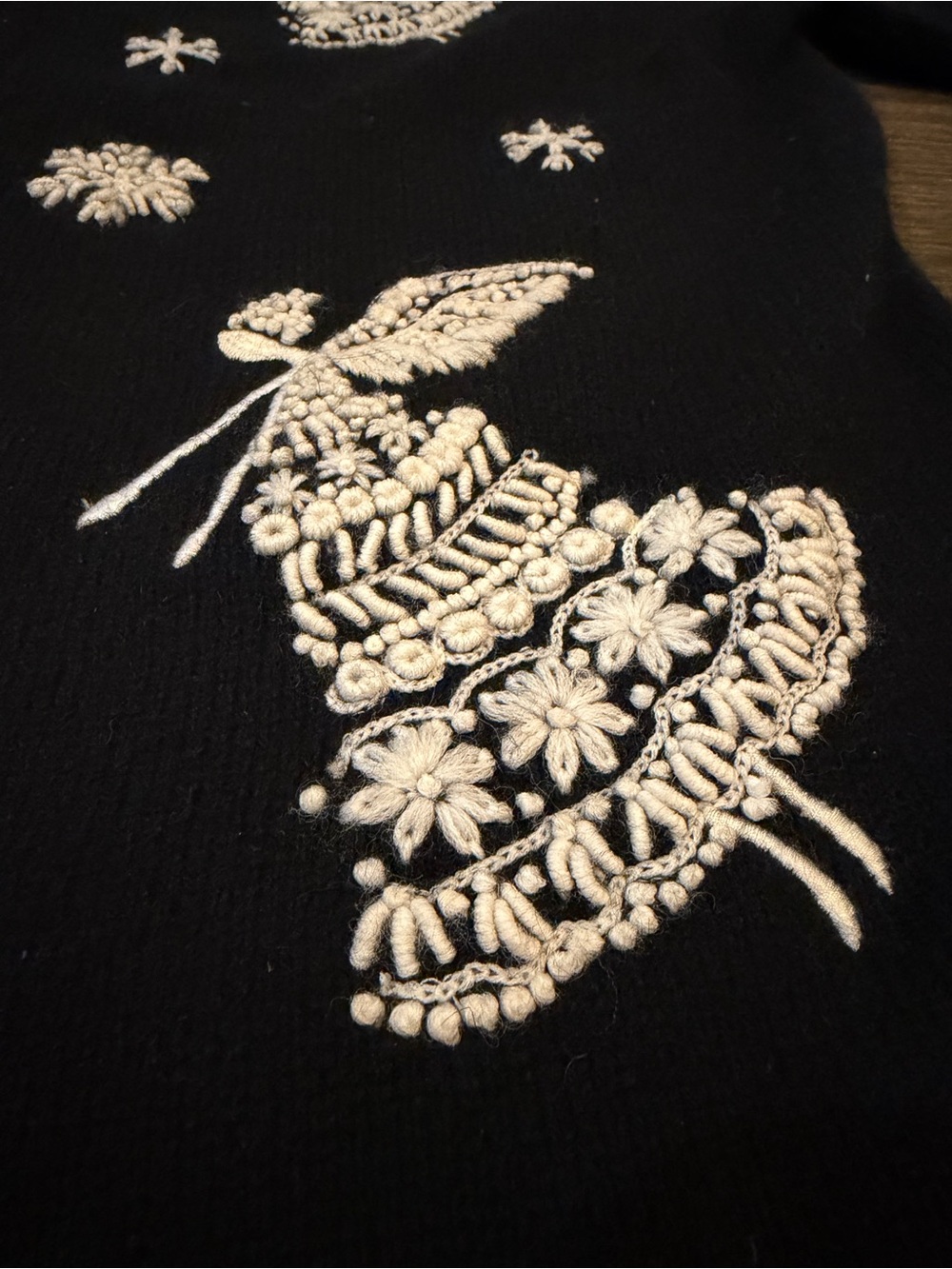 Talbots Women’s Black Lambswool Angora Embroidered Snowflakes Angel Cardigan M - Picture 2 of 7